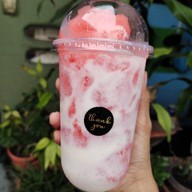 ฟ้าใสสตอเบอรี่ หน้าบ้าน