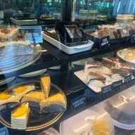 เมนูของร้าน ครัวดอกไม้ขาว สามย่าน