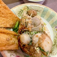 เมนูของร้าน ก๋วยเตี๋ยวปลานายแม่