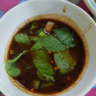 ร้านลาบป้าตุ๊ อาหารอีสาน(วัดประยูร) หลังวัดประยูรฯ