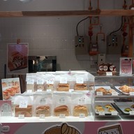 Crumbs (ครัมส์) Lasalle Avenue