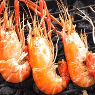 ช้างเผือกกุ้งเป็น กุ้งเผาและอาหารทะเล ตลาดอิ่มเอม สระบุรี