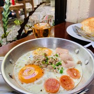 เมนูของร้าน ใต้ถุนบ้าน 带福办 ช้างม่อย