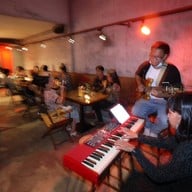 บรรยากาศ Sin Tonic Rajyindee soi 2