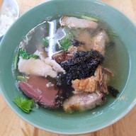 เมนูของร้าน เกาเหลาสามหมูเฮียเลี้ยง
