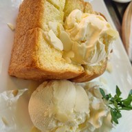 BEHIND BARS (Cafe & Bistro)