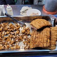 เมนูของร้าน เกาเหลาสามหมูเฮียเลี้ยง