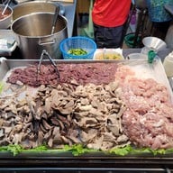 เมนูของร้าน เกาเหลาสามหมูเฮียเลี้ยง