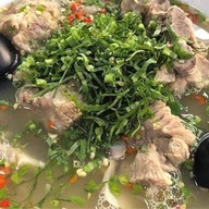 เล้งแซ่บ&อาหารตามสั่ง (ตั้มเล้งแซ่บเจ้าแรกชุมพร) ถ.กรมหลวง