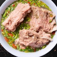 เล้งแซ่บ&อาหารตามสั่ง (ตั้มเล้งแซ่บเจ้าแรกชุมพร) ถ.กรมหลวง