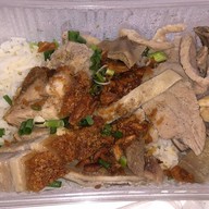 เมนูของร้าน ตี๋ ก๋วยจั๊บน้ำใส (เจ้าเก่า) เพชรเกษม48