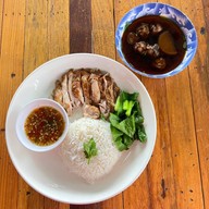 กินได้ ข้าวกับเตี๋ยว