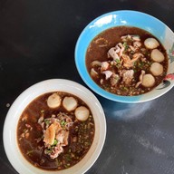 เมนูของร้าน เส้นใหญ่