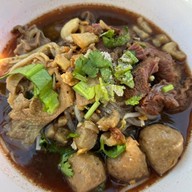 ก๋วยเตี๋ยวบ้านนอก สูตรแม่ไพลิน สาขาเชียงใหม่