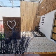 เด็กชา ตลาดไฟฟ้า