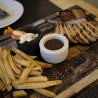 300 Grams Butcher and Restaurant