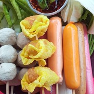 ร้านตามสั่ง(หน้าวัดโพธิวราราม)by took