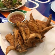 ร้านส้มตำป้าแอ๋ว