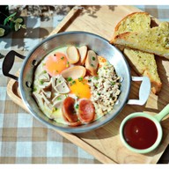 เมนูของร้าน Mongmoon Rooftop Bar & Bistro มองมูน รูฟท็อป บาร์ แอนด์ บิสโทร