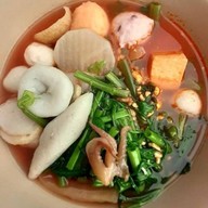 ก๋วยเตี๋ยวรถแดง นครพนม
