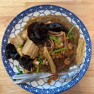 เมนูของร้าน ข้าวมันไก่ไหหน่ำหนั่ง สูตรไหหลำแท้ดั้งเดิม สาทร