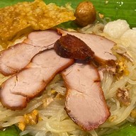 เจ๊กุ่ยก๋วยเตี๋ยวห่อใบตอง … พี่ขม วงเวียน ท้ายบ้าน