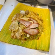 เจ๊กุ่ยก๋วยเตี๋ยวห่อใบตอง … พี่ขม วงเวียน ท้ายบ้าน
