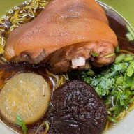 ก๋วยเตี๋ยวนายช่างลำปาง (ก๋วยเตี๋ยวขาหมู) ลำปาง