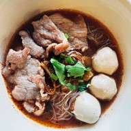 ก๋วยเตี๋ยวบ้านนอก สูตรแม่ไพลิน สาขาเชียงใหม่