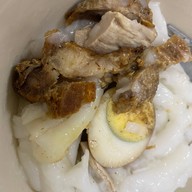 ก๋วยจั๊บน้ำข้นน้ำใส เจ้ปุ๊ (ตลาดดี) สูตรโบราณ ดำเนินสะดวก