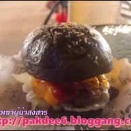 Madcow Burger by Toni Santos (PATTAYA)