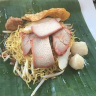 เจ๊กุ่ยก๋วยเตี๋ยวห่อใบตอง … พี่ขม วงเวียน ท้ายบ้าน