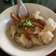 เมนูของร้าน บะหมี่เกี๊ยวน้ำโกวอน