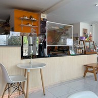 ไอ๊หยา อร่อย คาเฟ่ (Ai Ya Aroi Cafe)