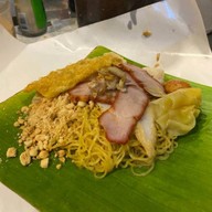 เจ๊กุ่ยก๋วยเตี๋ยวห่อใบตอง … พี่ขม วงเวียน ท้ายบ้าน