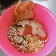 เจ๊กุ่ยก๋วยเตี๋ยวห่อใบตอง … พี่ขม วงเวียน ท้ายบ้าน
