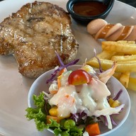 ซอสผัดกะเพราปรุงสำเร็จกลมกล่อม บ้านป้อม