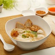 ไฮเช็งก๋วยเตี๋ยวลูกชิ้นปลา พระยาสุเรนทร์(รามอินทรา109)
