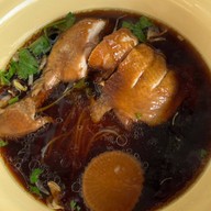 กินได้ ข้าวกับเตี๋ยว