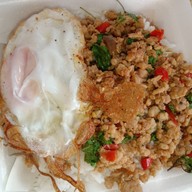 ร้านต้นกับแต อาหารป่า ก๋วยเตี๋ยว ตามสั่ง