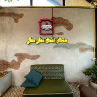 ซอสผัดกะเพราปรุงสำเร็จกลมกล่อม บ้านป้อม