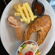 ซอสผัดกะเพราปรุงสำเร็จกลมกล่อม บ้านป้อม