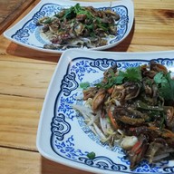 หอยทอดตุ้งโร่(ใหญ่หอยทอด)