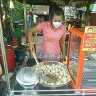 ไข่นกกระทาเสียบไม้หน้าแน่น