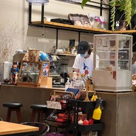 FIVE Loaves Burgers: Phuket Town