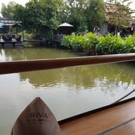 บรรยากาศ RIVA Floating Cafe ปานเทวี ริเวอร์ไซด์ รีสอร์ท แอนด์ สปา