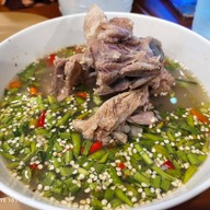 เล้งเลียบด่วน กะเพราถาด (ตลาดเลียบด่วน)