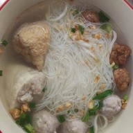 ก๋วยเตี๋ยวลูกชิ้นแคระ เบตง (อาฟะ)