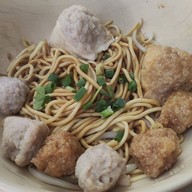 ก๋วยเตี๋ยวลูกชิ้นแคระ เบตง (อาฟะ)