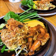 ผัดไท ข้าวผัดปู